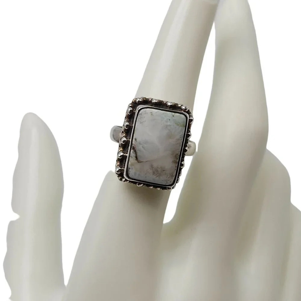 Vintage Sterling Silver Ring With Rectangular White Agate Stone Size 7.5